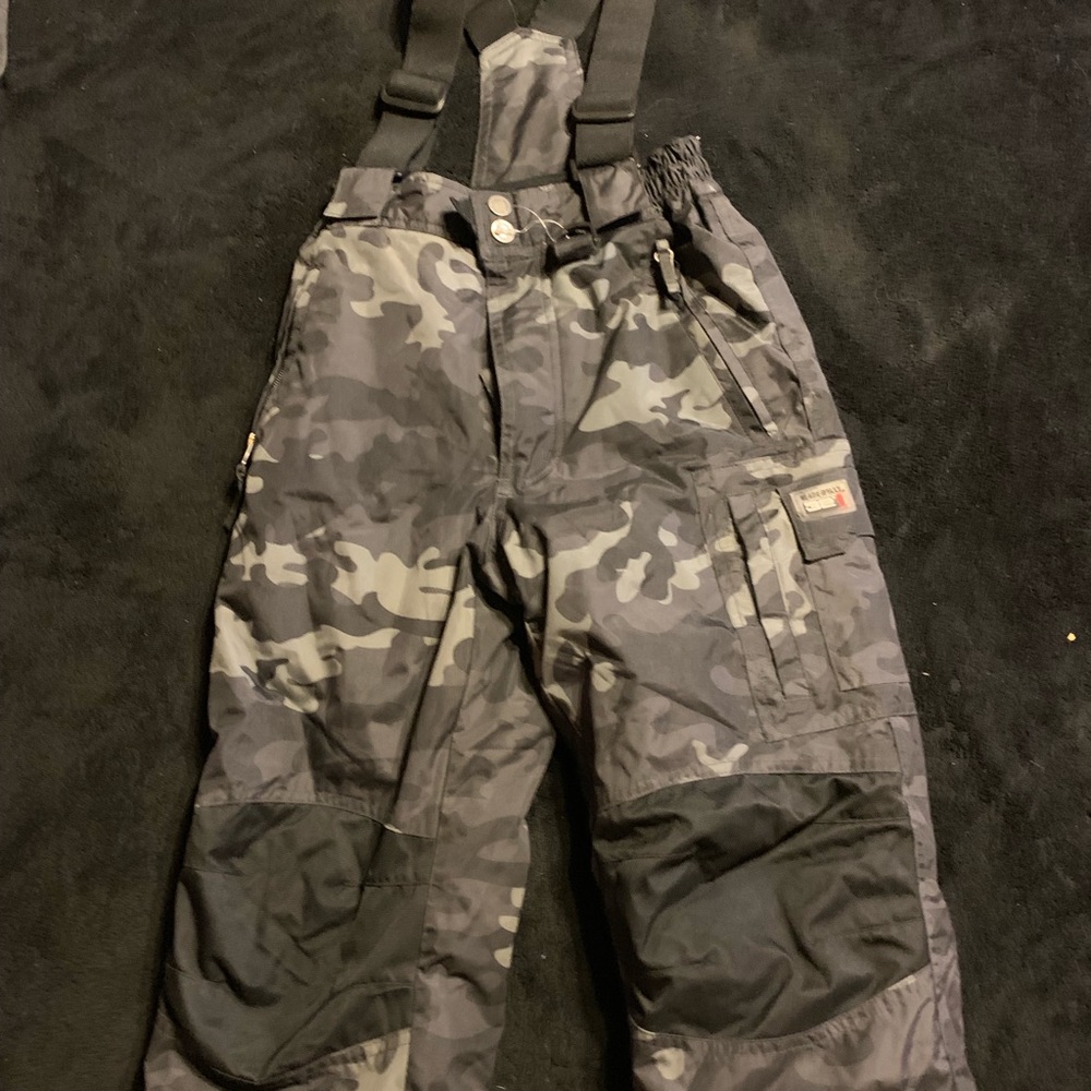 Kids 6/7 snow pants